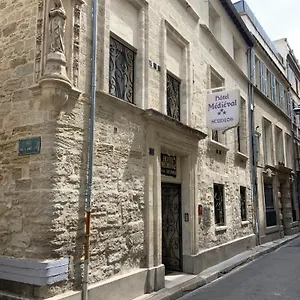 Le Medieval Palais Des Papes Hotel